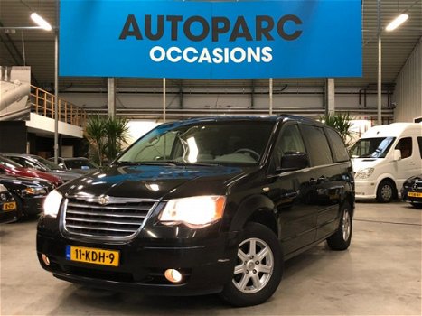 Chrysler Town and Country - automaat clima 7 persoons 3.8 V6 - 1