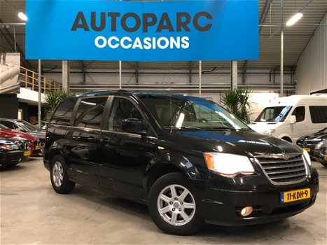 Chrysler Town and Country - automaat clima 7 persoons 3.8 V6 - 1