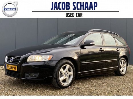 Volvo V50 - 2.0 D4 177 PK Momentum Automaat / Bluetooth / Cruise Control / Climate Control / Trekhaa - 1