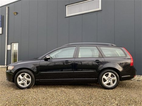 Volvo V50 - 2.0 D4 177 PK Momentum Automaat / Bluetooth / Cruise Control / Climate Control / Trekhaa - 1