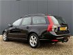 Volvo V50 - 2.0 D4 177 PK Momentum Automaat / Bluetooth / Cruise Control / Climate Control / Trekhaa - 1 - Thumbnail