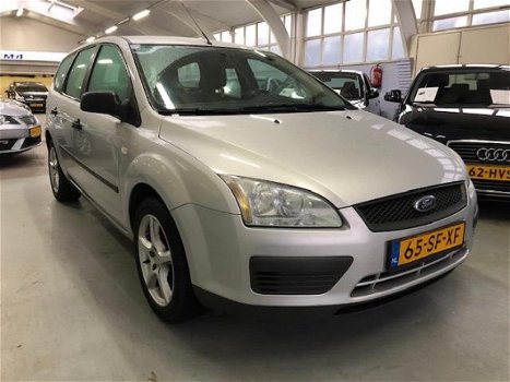 Ford Focus Wagon - 1.6-16V Champion Airco|Trekhaak|Cruise - 1