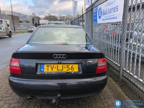 Audi A4 - 1.6 Advance - 1