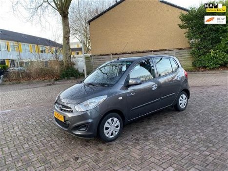 Hyundai i10 - 1.0 i-Drive Cool Eerste eigenaar / Airco / 75.000 NAP / Parkeersensoren achter - 1