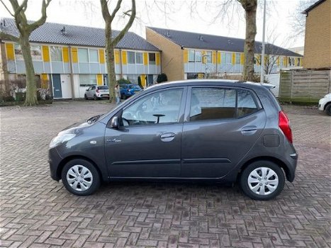 Hyundai i10 - 1.0 i-Drive Cool Eerste eigenaar / Airco / 75.000 NAP / Parkeersensoren achter - 1