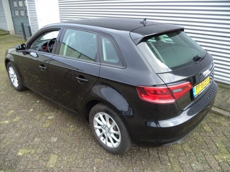 Audi A3 Sportback - 1.6 TDI NAVIGATIE XENON - 1