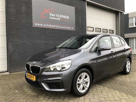 BMW 2-serie Active Tourer - 218i NAVIGATIE/ TREKHAAK /PDC Achter - 1