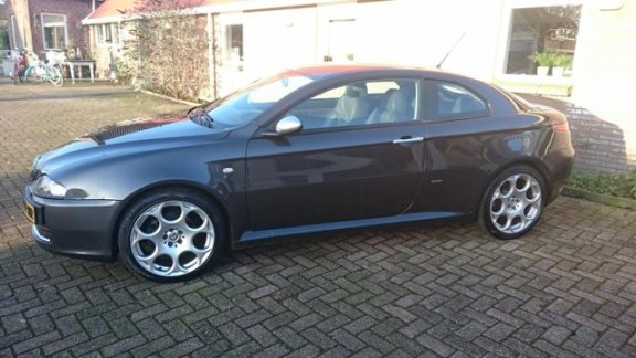 Alfa Romeo GT - 2.0 JTS Distinctive Blackline - 1