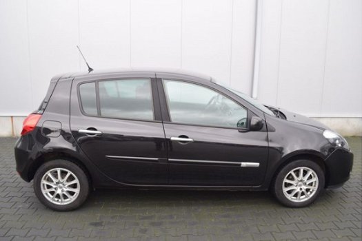 Renault Clio - 1.5 dCi Parisienne 5deurs|airco|NAP - 1