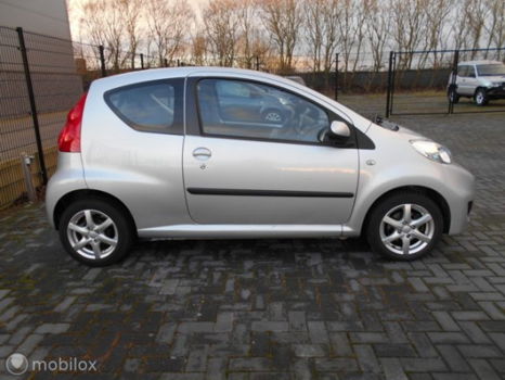 Peugeot 107 - 1.0-12V XS AUTOMAAT - 1