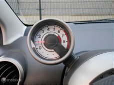 Peugeot 107 - 1.0-12V XS AUTOMAAT