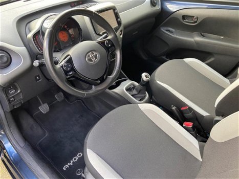Toyota Aygo - 1.0 VVT-i x-play Airco/Camera/Elekt Ramen/Bluetooth/5-Deurs/USB/AUX/LED/Apk 01-2022 - 1