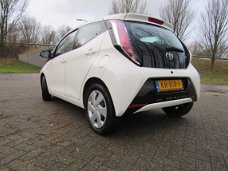 Toyota Aygo - 1.0 VVT-i x-play | Achteruit-rij camera