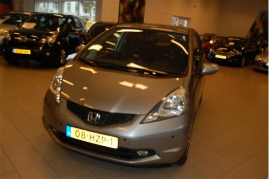 Honda Jazz - 1.4 Elegance STOELVERWARMING -PARKING SENSOREN VOOR/ACHTER/AIRCO - 1