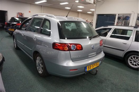 Fiat Croma - 2.2-16V Active , AIRCO, CRUISE CONTROLE, KEURIG ONDERHOUDEN, APK 15-11-2020 , TREKHAAK, - 1