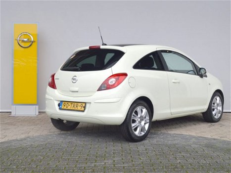 Opel Corsa - 1.2-16V Connect Edition Automaat / Navigatie / Airco / Lichtmetalen velgen / Zwart dak - 1