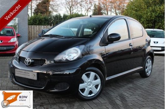 Toyota Aygo - 1.0-12V 5-Drs Cool Airco Centr.Vergr. Elek.Ramen Dubb.Speakers Toerenteller Radio/Cd/A - 1