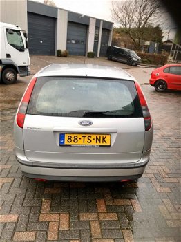 Ford Focus Wagon - 1.6-16V Trend - 1