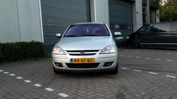 Opel Corsa - 1.8-16V Sport - 1