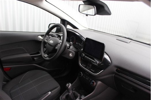 Ford Fiesta - 85pk 5D Trend Navigatie, LM-velgen en Cruise Control - 1