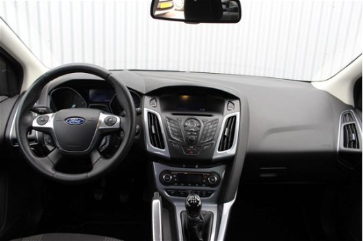 Ford Focus - 5-deurs Titanium Navigatie, Xenon, Cruise Control - 1