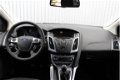 Ford Focus - 5-deurs Titanium Navigatie, Xenon, Cruise Control - 1 - Thumbnail