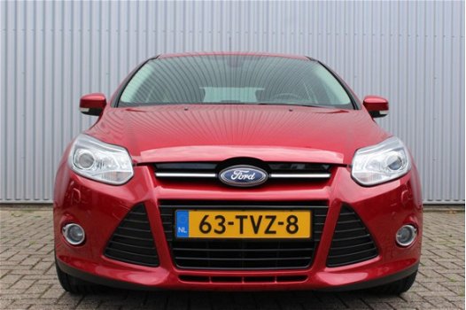 Ford Focus - 5-deurs Titanium Navigatie, Xenon, Cruise Control - 1