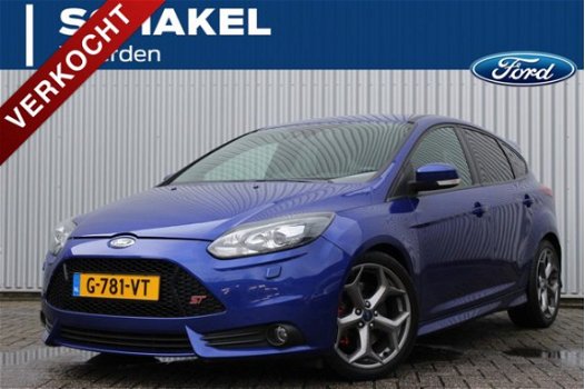 Ford Focus - 2.0 EcoBoost 250pk ST-3 Xenon, Navigatie, Cruise control - 1