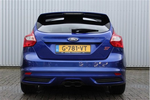 Ford Focus - 2.0 EcoBoost 250pk ST-3 Xenon, Navigatie, Cruise control - 1