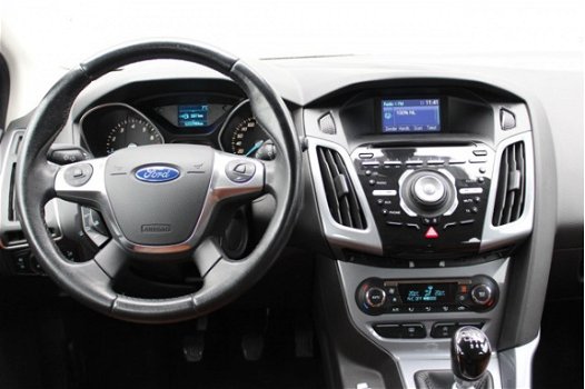 Ford Focus - EcoBoost 125pk Titanium Leder, Stoelverwarming, Cruise control - 1