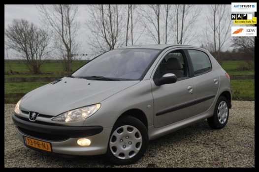 Peugeot 206 - 1.4-16V Gentry - 1