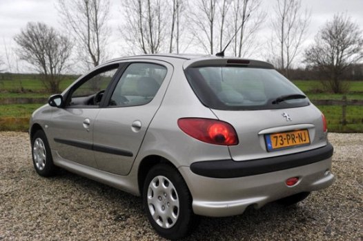 Peugeot 206 - 1.4-16V Gentry - 1