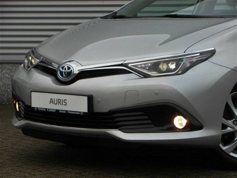 Toyota Auris - 1.8 Hybrid Dynamic TS Automaat Navi LED Cruise - 1