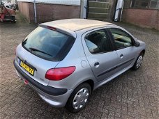 Peugeot 206 - 1.4 Gentry NIEUWE APK, AIRCO