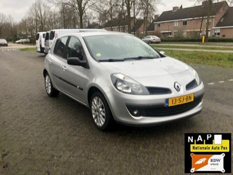 Renault Clio - 1.6 16V Dynamique Luxe - 1