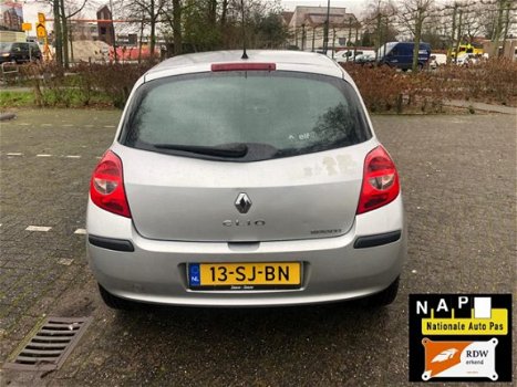 Renault Clio - 1.6 16V Dynamique Luxe - 1