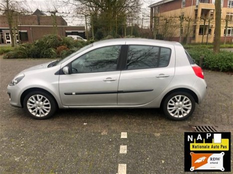 Renault Clio - 1.6 16V Dynamique Luxe - 1