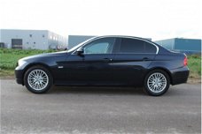 BMW 3-serie - 318i High Executive AUTOMAAT / NAVI / NETTE AUTO