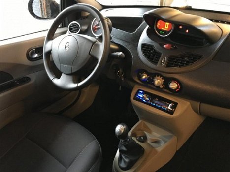 Renault Twingo - 1.2-16V / PANO.DAK/ USB/ AUX/ ELEKTR.PAKKET/ CV/ NIEUWE APK - 1