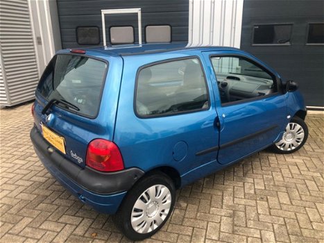 Renault Twingo - 1.2-16V Emotion AIRCO/STUURBEKRACHTIGING/D.RIEM-V.V BIJ 117.000 KM - 1