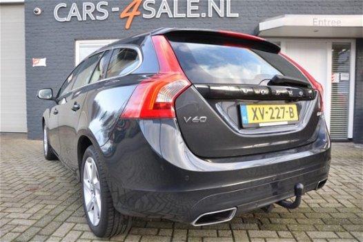 Volvo V60 - D4 180pk Momentum + Blis + Cam + Leder + Lmv + Navi + Pdc - 1