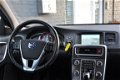 Volvo V60 - D4 180pk Momentum + Blis + Cam + Leder + Lmv + Navi + Pdc - 1 - Thumbnail