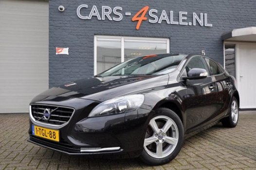 Volvo V40 - T3 150pk Business Prof. + Ecc + Lmv + Navi + Stoelverwarming - 1