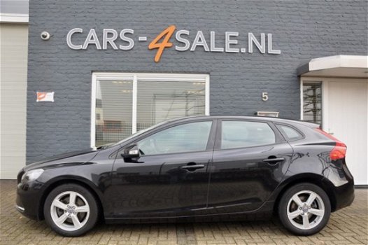 Volvo V40 - T3 150pk Business Prof. + Ecc + Lmv + Navi + Stoelverwarming - 1