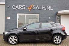 Volvo V40 - T3 150pk Business Prof. + Ecc + Lmv + Navi + Stoelverwarming