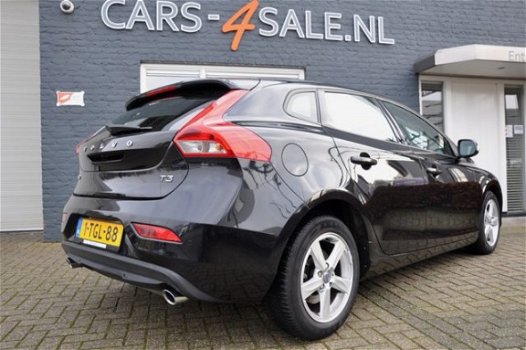 Volvo V40 - T3 150pk Business Prof. + Ecc + Lmv + Navi + Stoelverwarming - 1