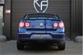 Volkswagen Passat - 3.2 V6 Highline 4-Motion Cobalt Blau Perleffekt NL AUTO | NAP | VW ONDERHOUDEN - 1 - Thumbnail