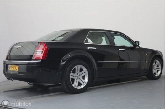 Chrysler 300C - 3.0 V6 CRD ZEER NETTE STAAT 228000 KM NL. AUTO - 1