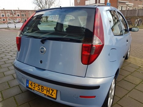 Fiat Punto - 1.4 16V 3DR Young - 1