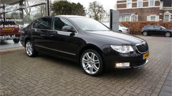 Skoda Superb - 1.8 TSI 160 PK Elegance Business Line | Leder interieur | Schuifdak | Xenon | Navigat - 1